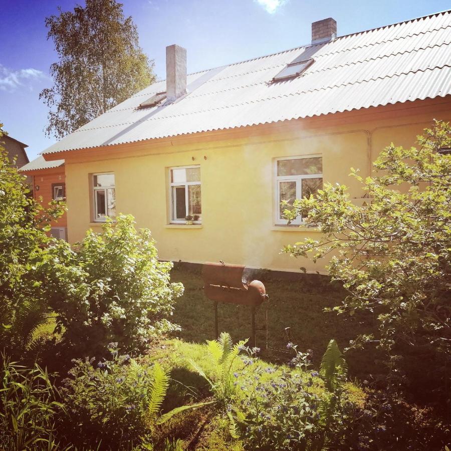 Kaerdla Retrovisiit Helmi Apartamento Exterior foto